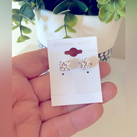 Brand New Sterling silver cubic zirconia earrings has 925 hallmark - Picture 1 of 4